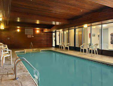 Hotel Days By Wyndham Burlington Colchester